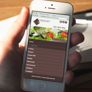 criação de site nutricionista - mockup celular - Cristina Trovó