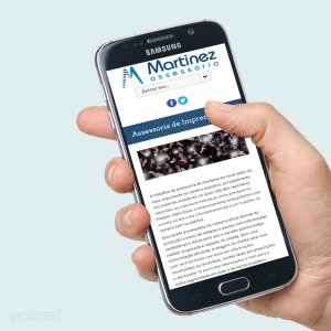 criação de site para assessoria de imprensa - mockup celular - Martinez Assessoria